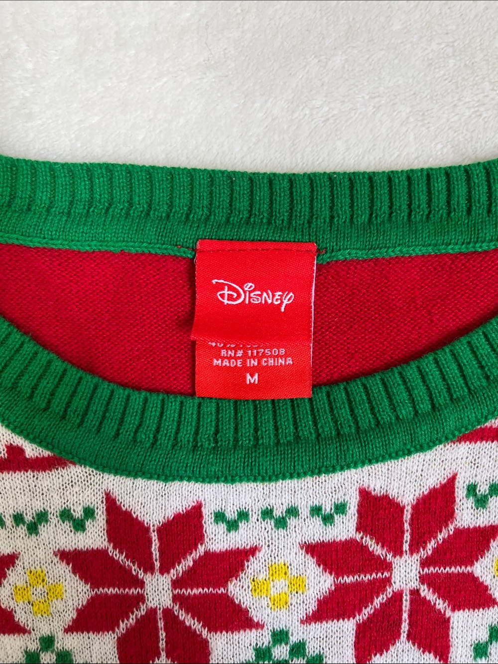 Disney Women's Long Sleeve Christmas Sweater Size Medium - Picture 4 of 7
